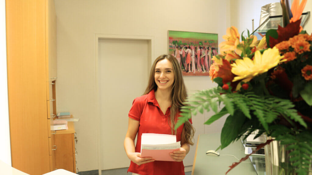 Zahnarztpraxis Sekretärin Gratiszahnspange in Wien