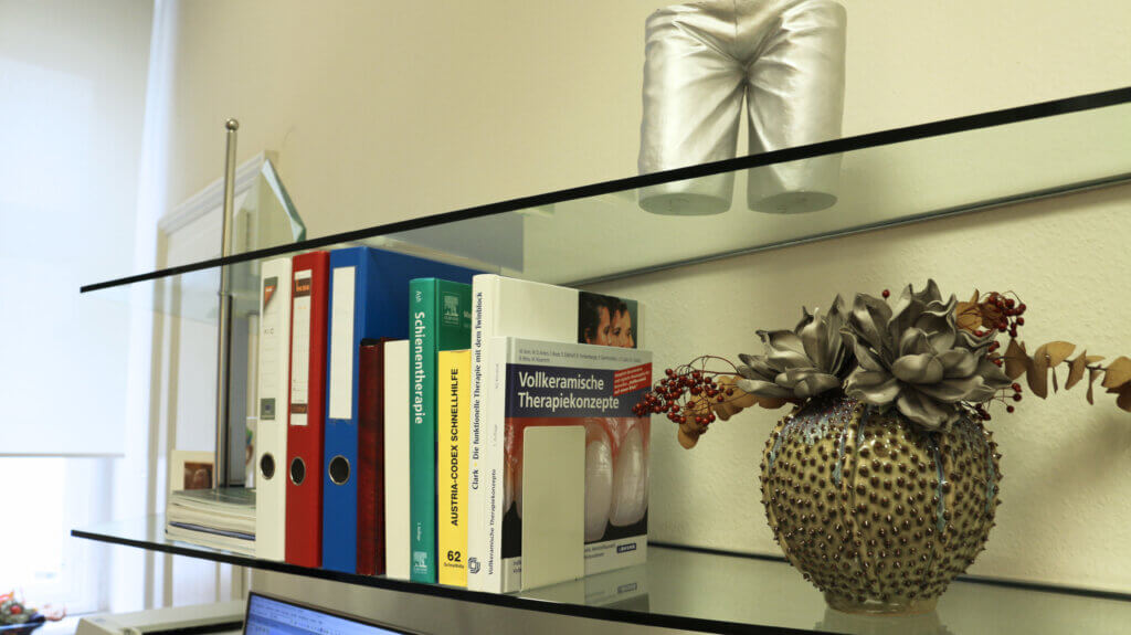 Medizinische Bücher - Gratiszahnspange in Wien