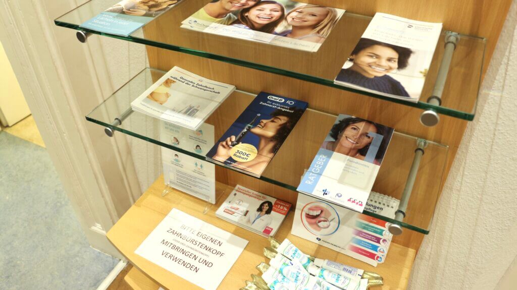 Infomaterial Gratiszahnspange in Wien